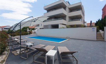 Awesome apartment in Okrug Gornji 2