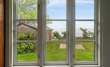 "Alfred" - 25 meter van de zee in Bornholm 2