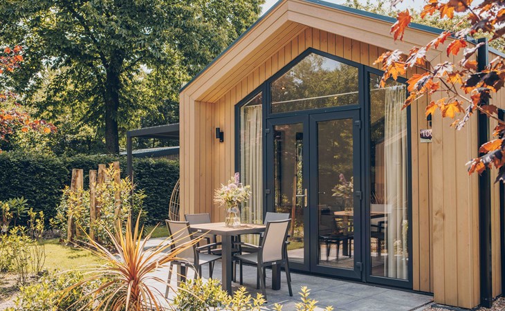 Tiny Lodge with Hot Tub | For 2 Guests 1