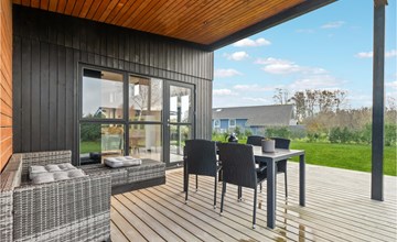 Beautiful home in Hadsund with WiFi 2