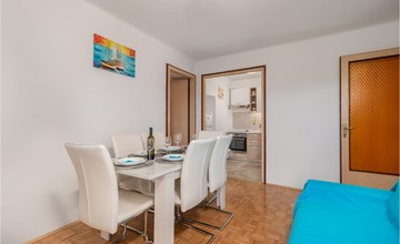 3 bedroom lovely apartment in Dobrinj 2
