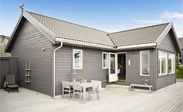 Nice home in Sveio with house sea view 3