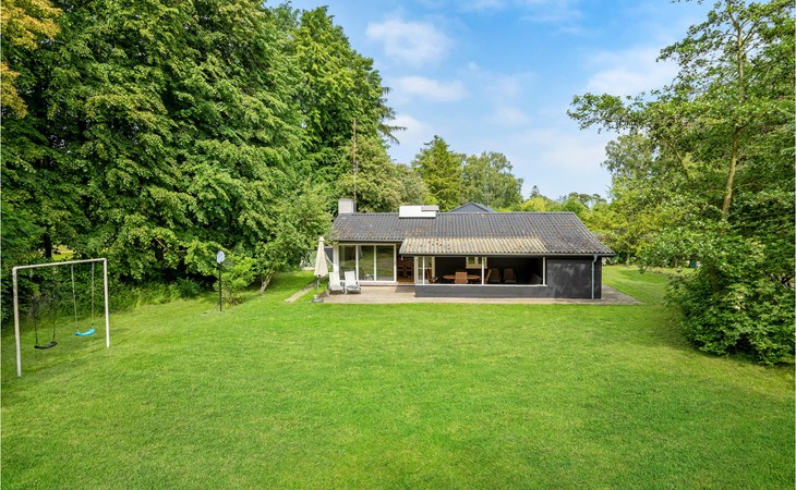 3 bedroom lovely home in Idestrup 1
