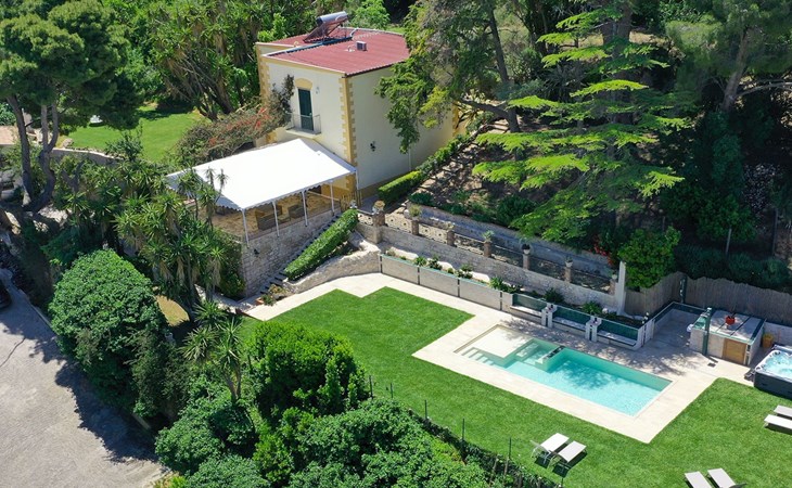 Villa Tommaso Maruggi Jacuzzi und privater Pool 1