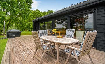 4 bedroom cozy home in Juelsminde 2