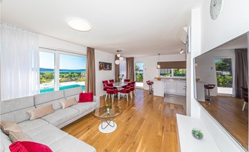 Amazing home in Kastel Gomilica 3