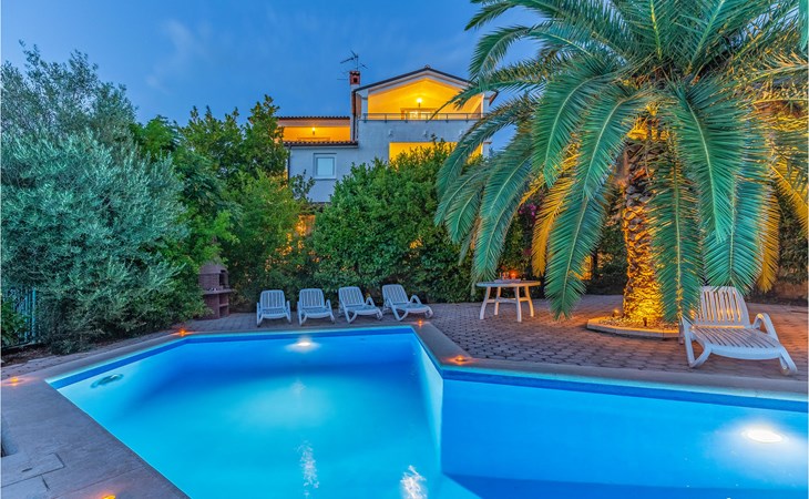 Gorgeous apartment in Pula with WiFi 1