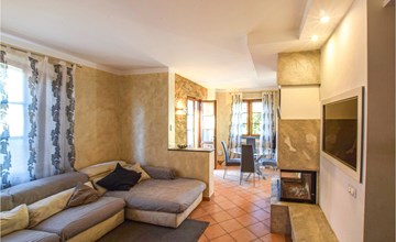 Gorgeous home in Massarosa with WiFi 3