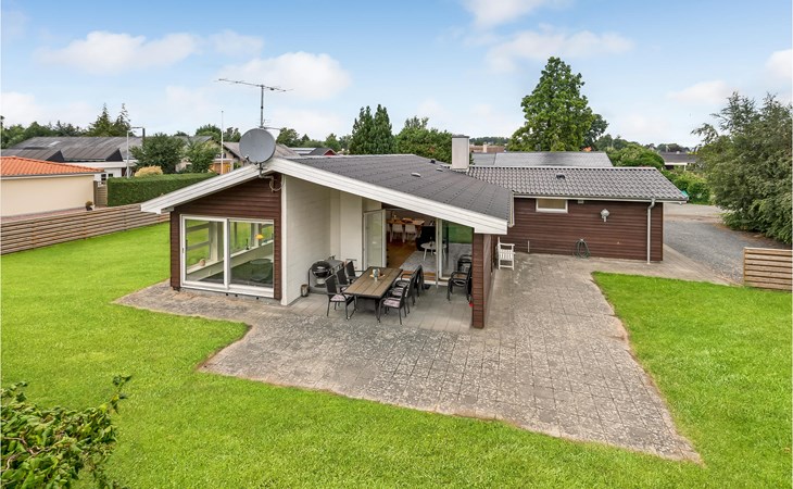 3 bedroom nice home in Børkop 1