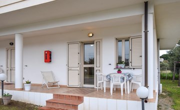 Schöne Ferienwohnung in Ricadi mit Swimmingpool 2