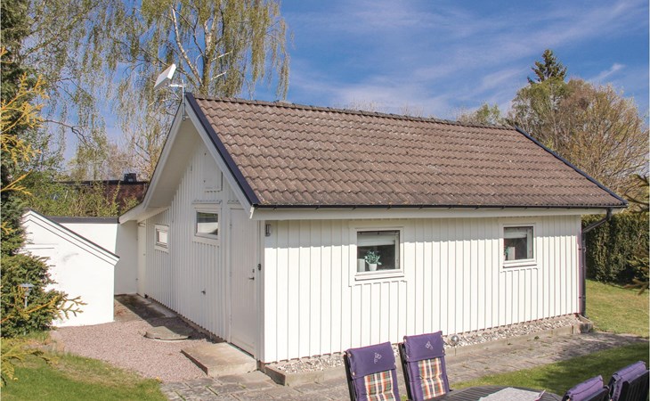 Amazing home in Nättraby with kitchen 1