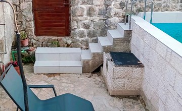 Nice apartment in Gruda with kitchen 2