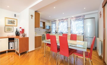 Cozy apartment in Rijeka with kitchen 2