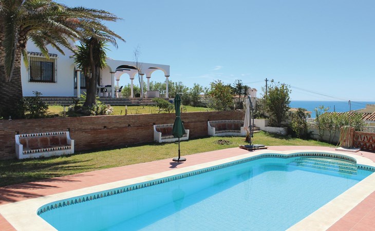 Awesome home in Las Farolas 1