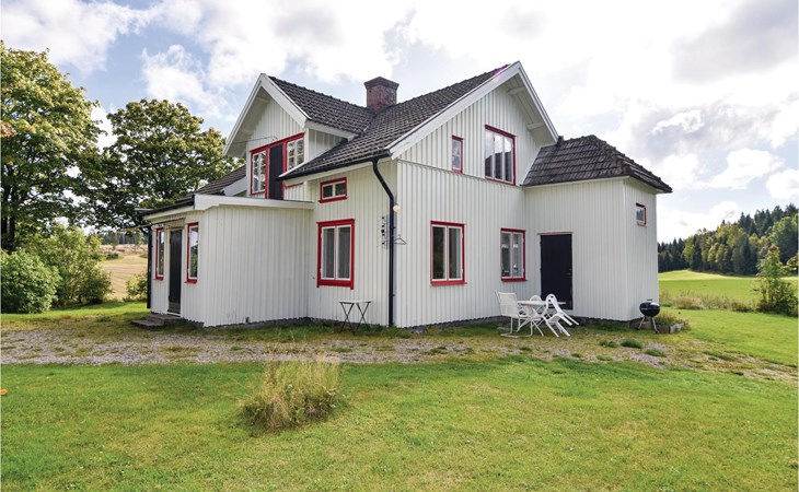 Lovely home in Högsäter with kitchen 1