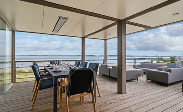 Villa 77 – Beachfront | Directly on the beach with views over the water 2