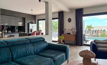 Gorgeous home in Klis 3