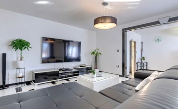Geräumige 10-Personen-Villa mit privatem Pool in Tinjan, Istrien 2