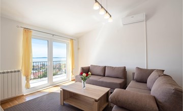 2 bedroom nice apartment in Podstrana 3
