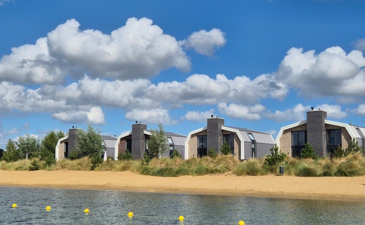 Villa Waterfront 12 1