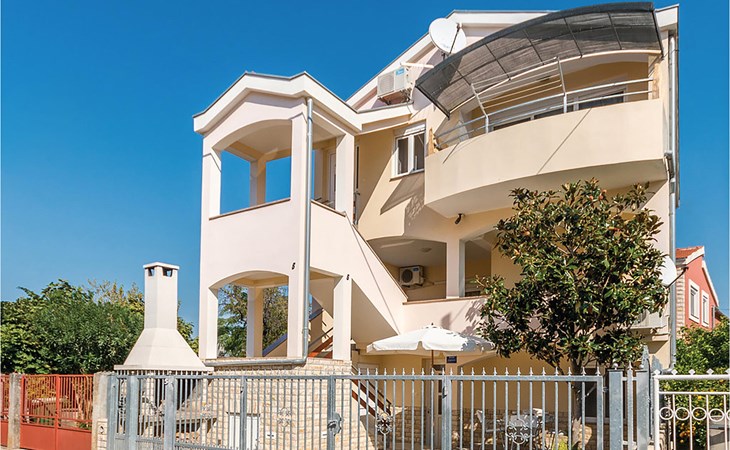 2 bedroom awesome apartment in Bibinje 1