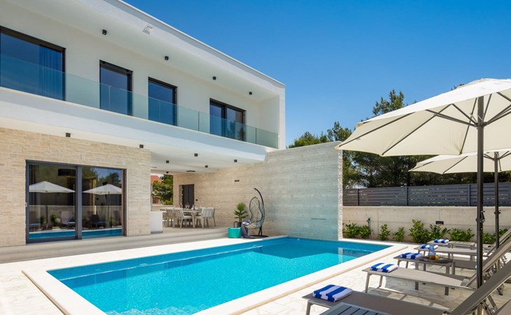 für 10 Personen in Sria 1