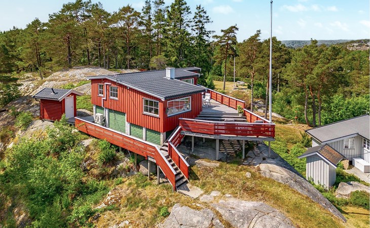 Beautiful home in Skjeberg with kitchen 1