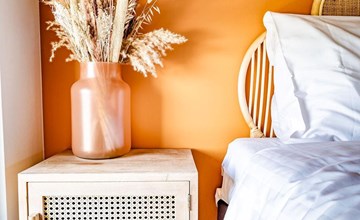 Cast Away hotel room (all-in price) 3