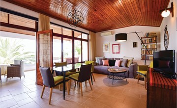 Pet friendly apartment in Trpanj 3