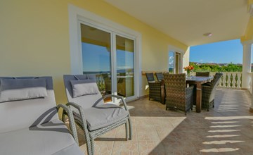 Ferienhaus "Ana" für 6 Personen mit herrlichem Ausblick 2