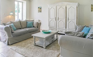 4 bedroom amazing home in Champmillon 3