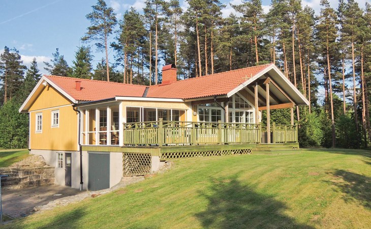 Stunning home in Lidhult with lake view 1