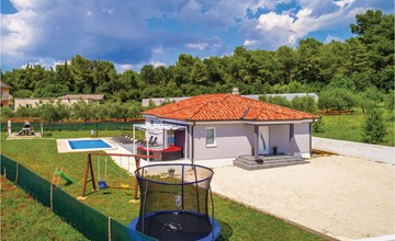 3 bedroom gorgeous home in Pula 2
