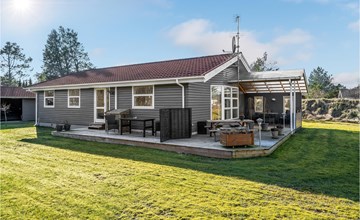 Lovely home in Hals with kitchen 2