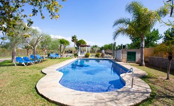 Finca mit Tennisplatz und Schwimmbad 2