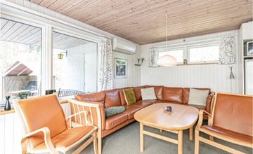 Beautiful home in Nexø with WiFi 2
