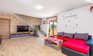 5 bedroom amazing apartment in Viskovo 2