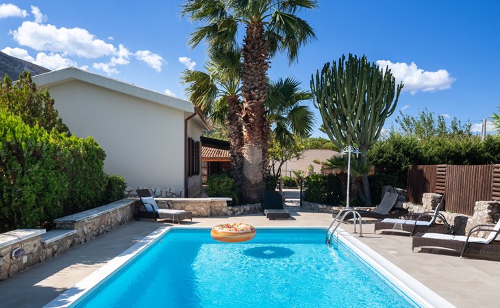 Nicole mit Dependance 1