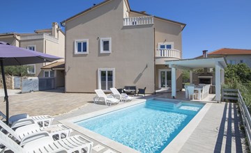 8-Schlafzimmer-Villa Bianca mit Pool, Sauna, Billard 2