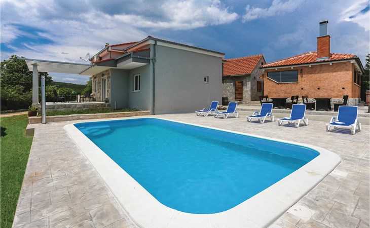 3 bedroom pet friendly home in Dugogabe 1