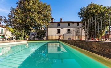 Wohnung in einer alten Villa mit Schwimmbad 2