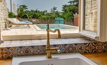 in Osor mit Privatem Pool 3