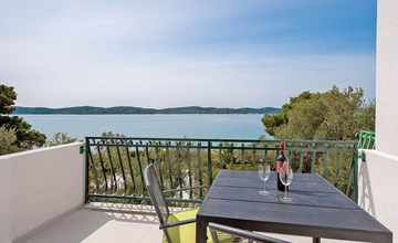 Amazing apartment in Pirovac 3