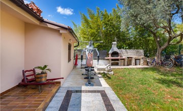 4 bedroom cozy home in Fazana 3