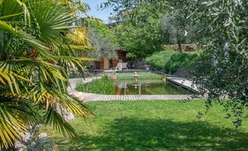 Villa mit schönem Seepanorama und Naturteich 2