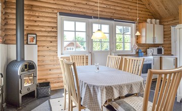 Gorgeous home in Hovborg with WiFi 2