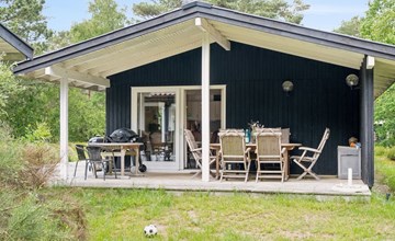 "Mirzə" - 250m from the sea in Sealand 3