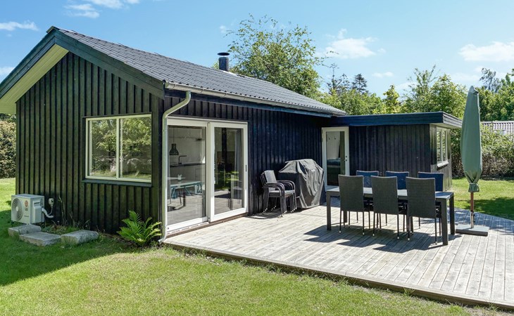 2 bedroom stunning home in Væggerløse 1