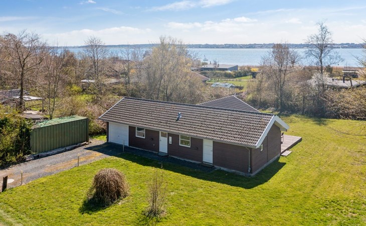 "Lauren" - 200m to the fjord 1