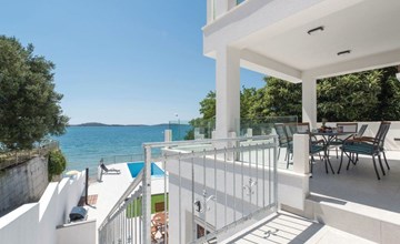 Villa Felicita für 12 Personen in Zaboric 3